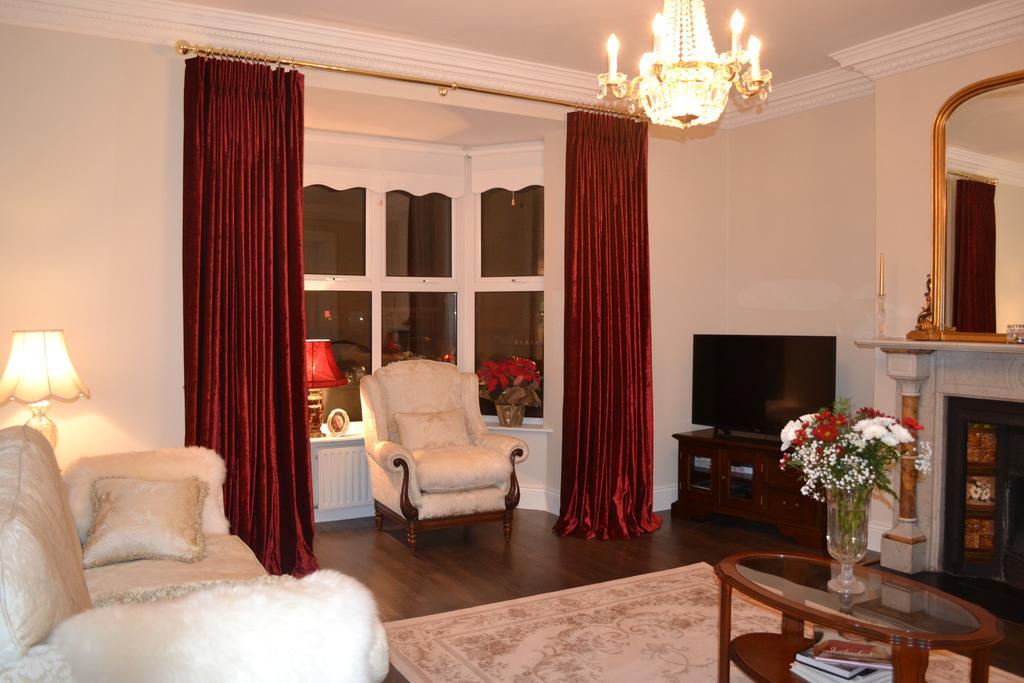 Aine Rose Guest Accommodation ดับลิน ภายนอก รูปภาพ