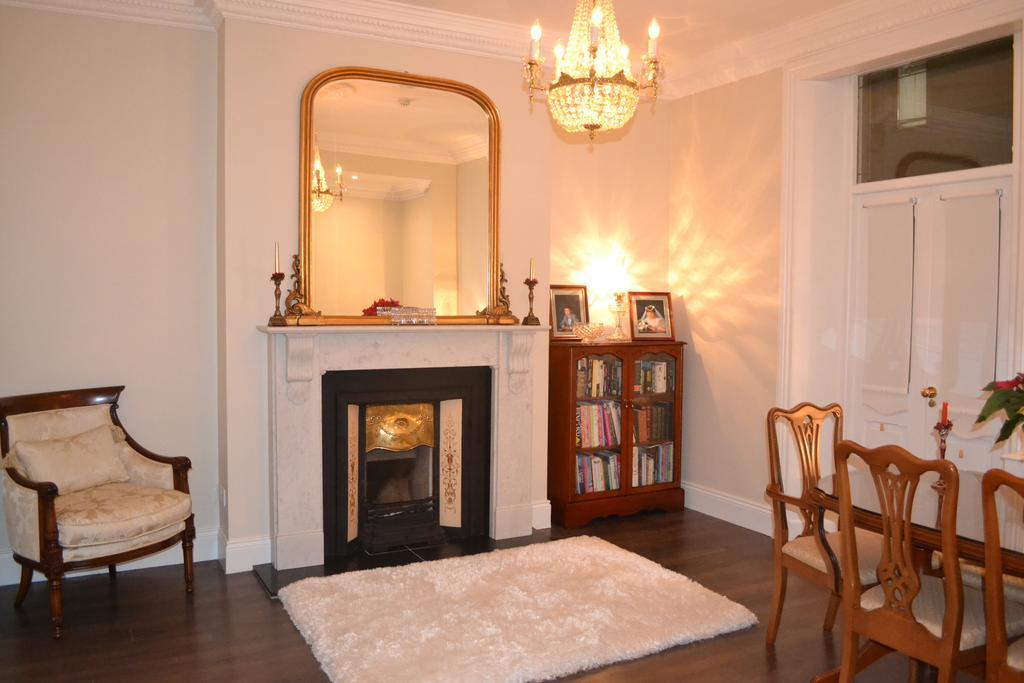 Aine Rose Guest Accommodation ดับลิน ภายนอก รูปภาพ
