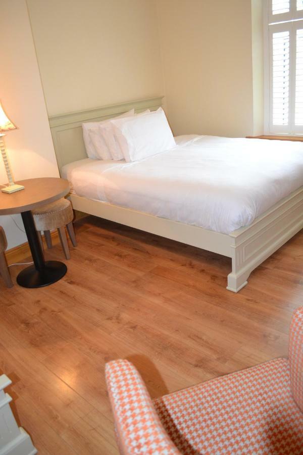 Aine Rose Guest Accommodation ดับลิน ภายนอก รูปภาพ